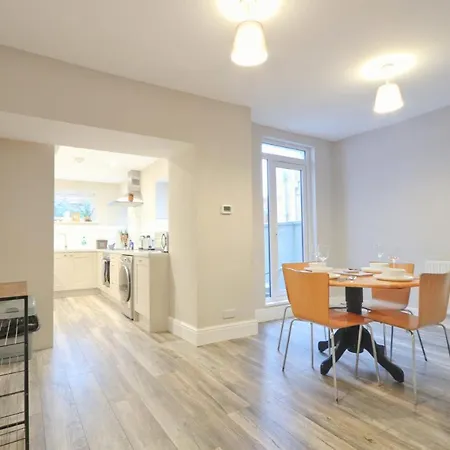 Brighton Terrace Two Bedroom House *