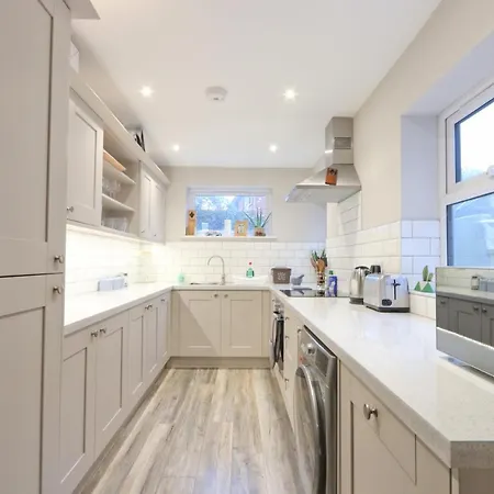 Дом отдыха Brighton Terrace Two Bedroom House Бристоль